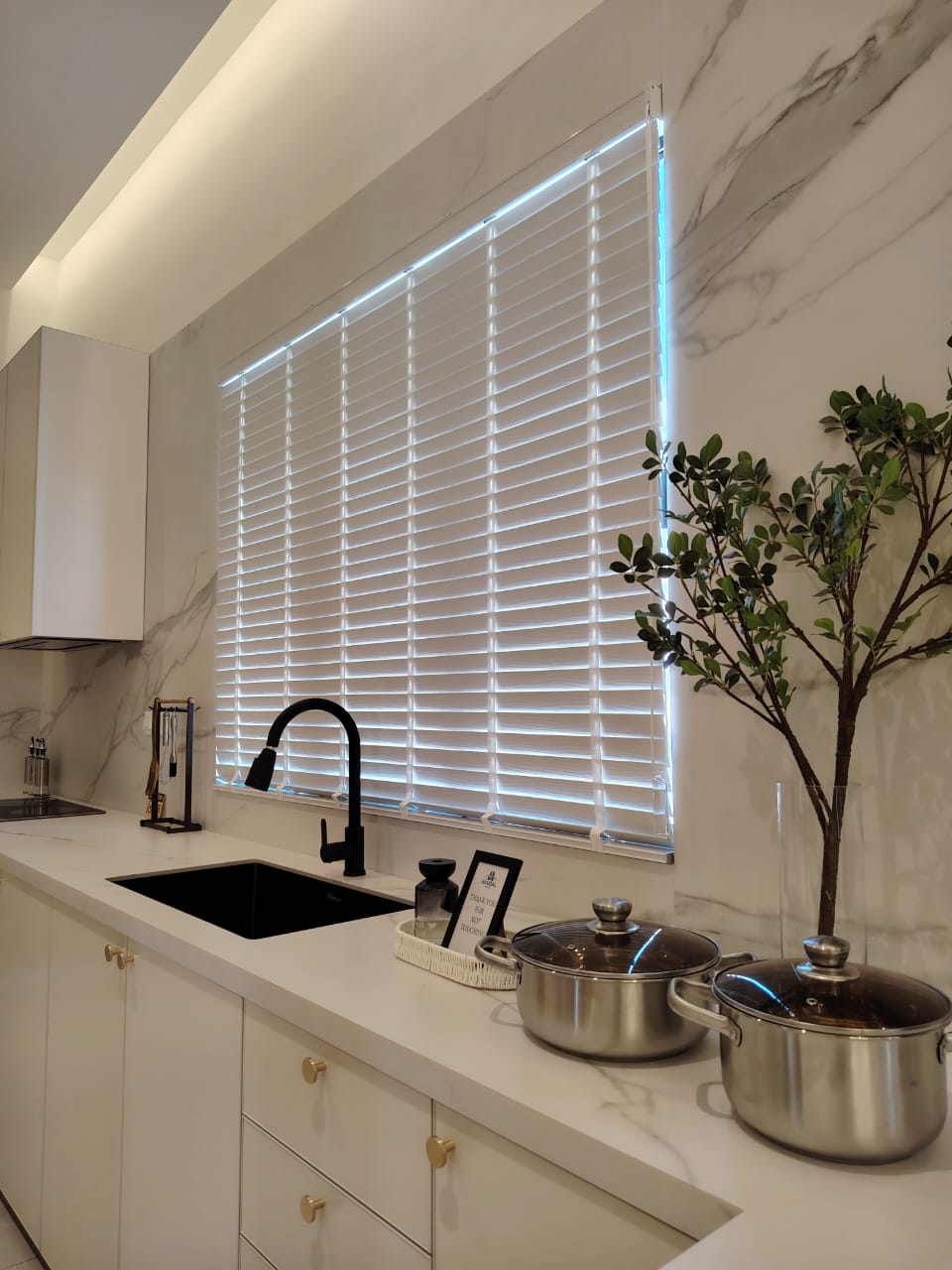 TIMBER PS BLINDS & LANTEX BLIND